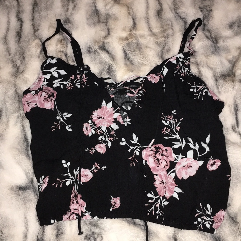 Kendall & Kylie cute floral crop tank